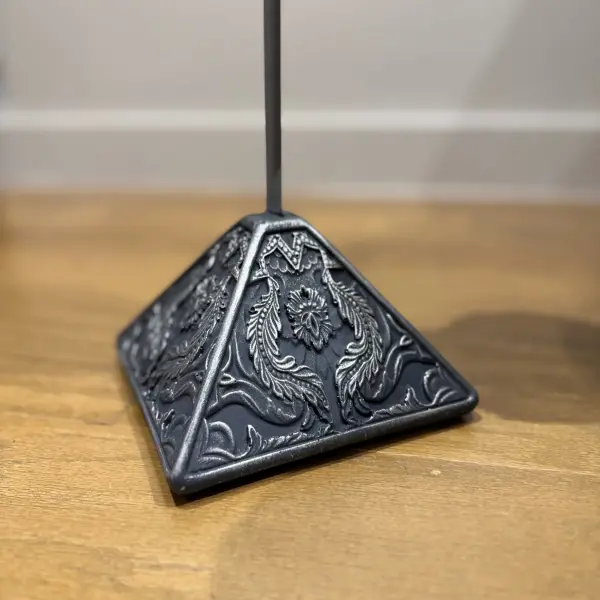 Elegant Parrot Statues with Handmade Details – Decorative Sculpture Set for Home or Office 