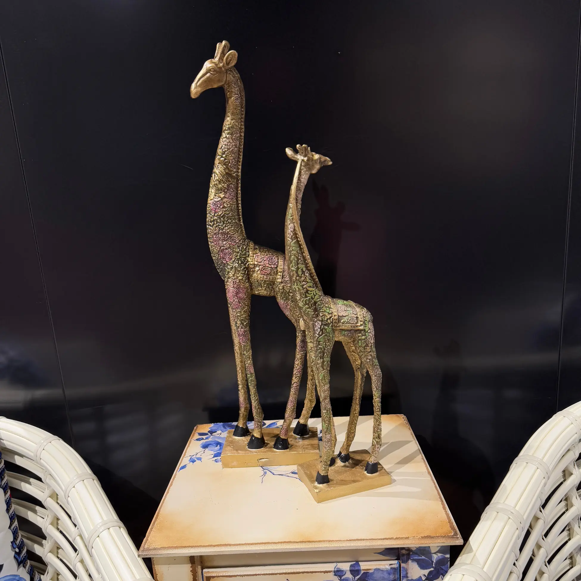 Giraffe Set – Elegant Decorative Sculpture Duo